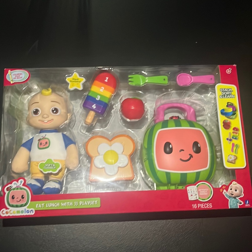 CoComelon Eat lunch with JJ playset